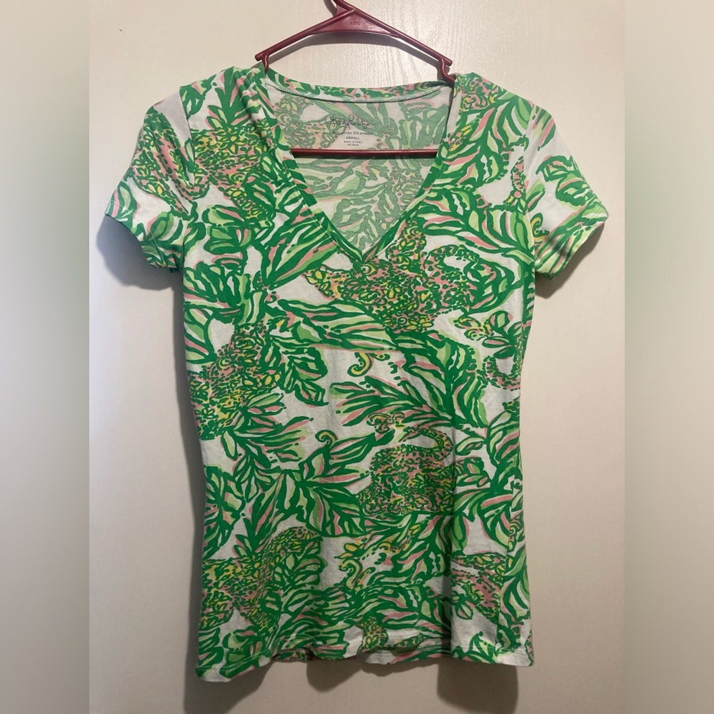 Lilly Pultizer Floral Green V-Neck Women Top